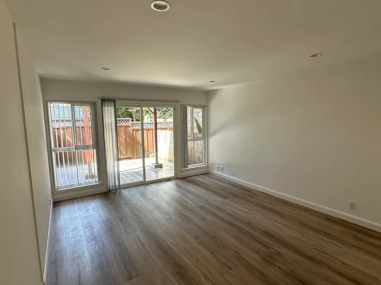 385 Talbot Ave #1 — Photo 4
