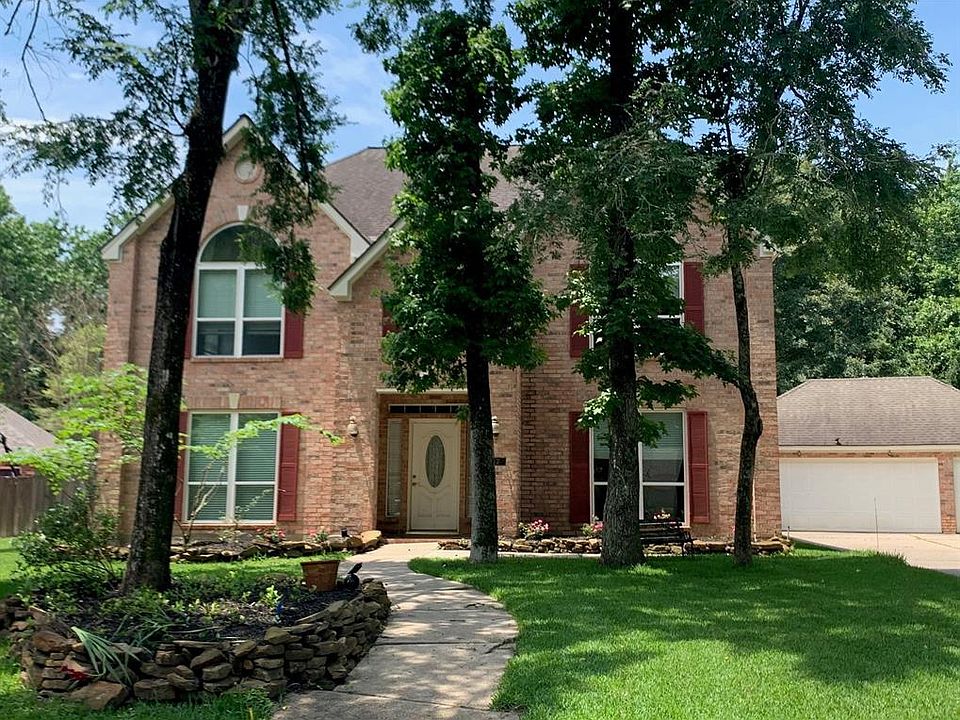 DAVID WEEKLEY HOME ON A QUIET CUL DE SAC