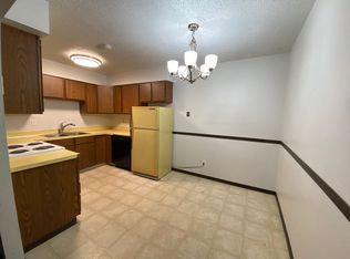 1827 E Capitol Ave APT 5, Bismarck, ND 58501