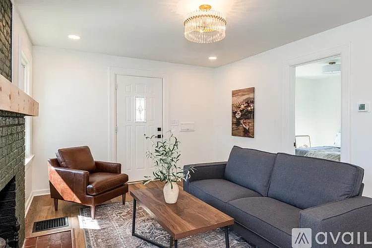 1015 Woodley Rd — Photo 8