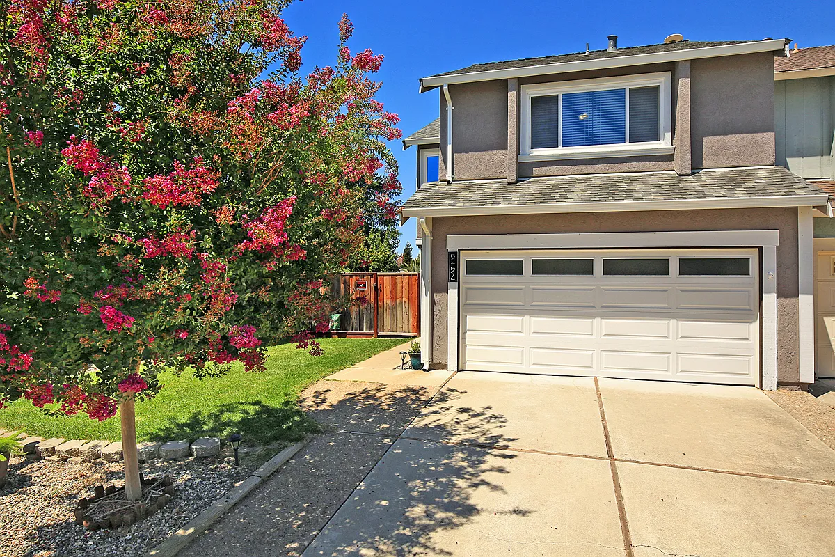 5452 Treeflower Dr photo 1