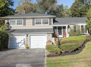 23 Hickory Dr, North Caldwell, NJ 07006