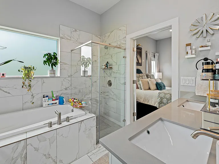 7600 Carver Ave #A — Photo 21