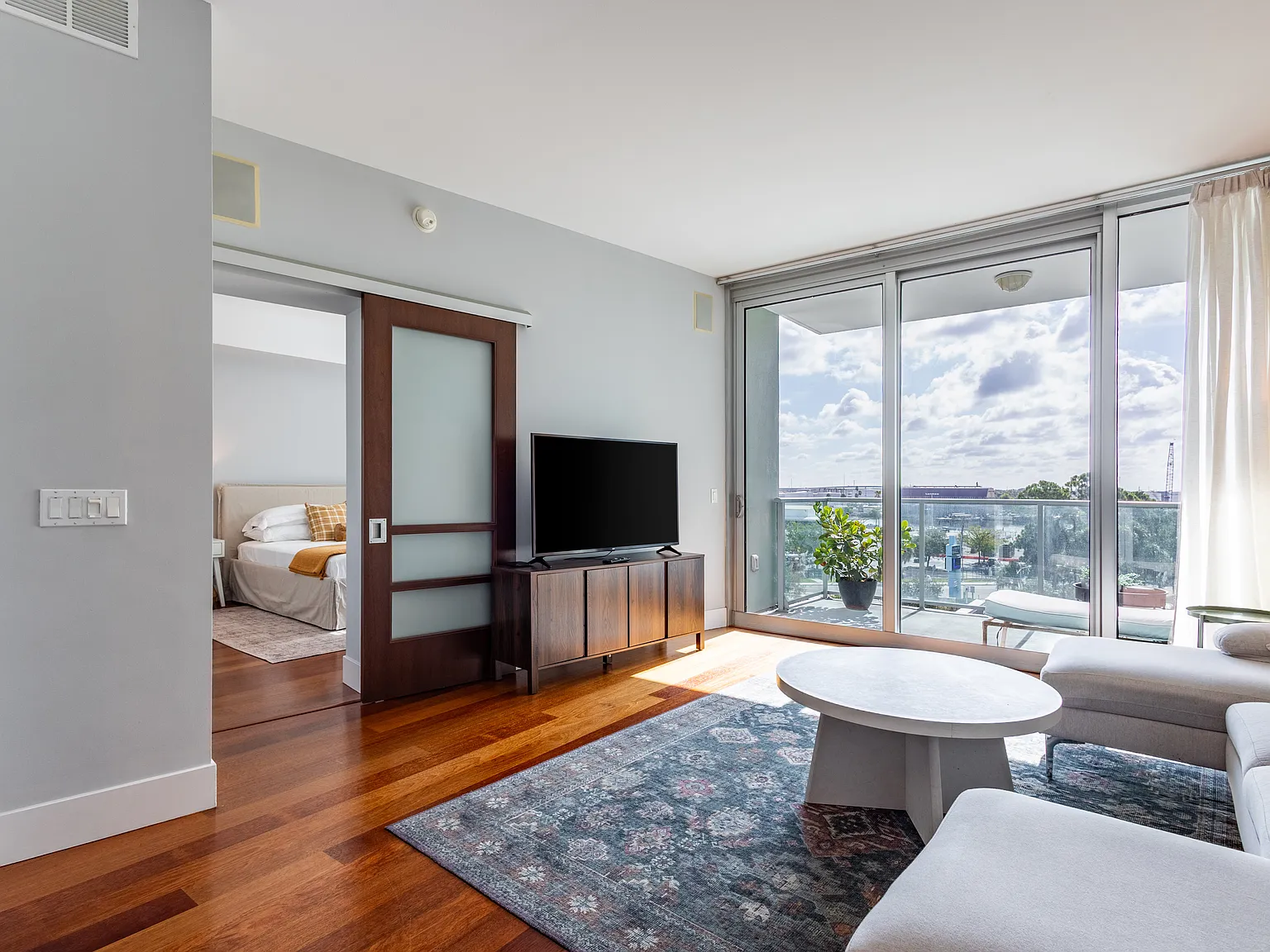 2 bed, 1237 sqft, $3,600 — Photo 4