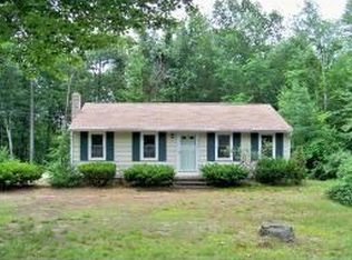 40 John St, Raymond, NH 03077