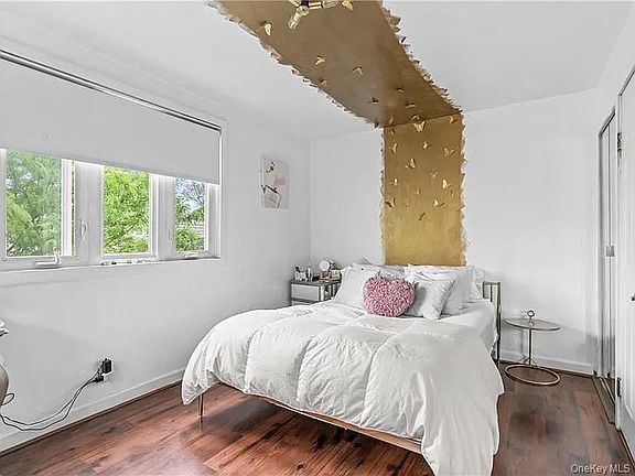 4th image of 1541 E 95th Street