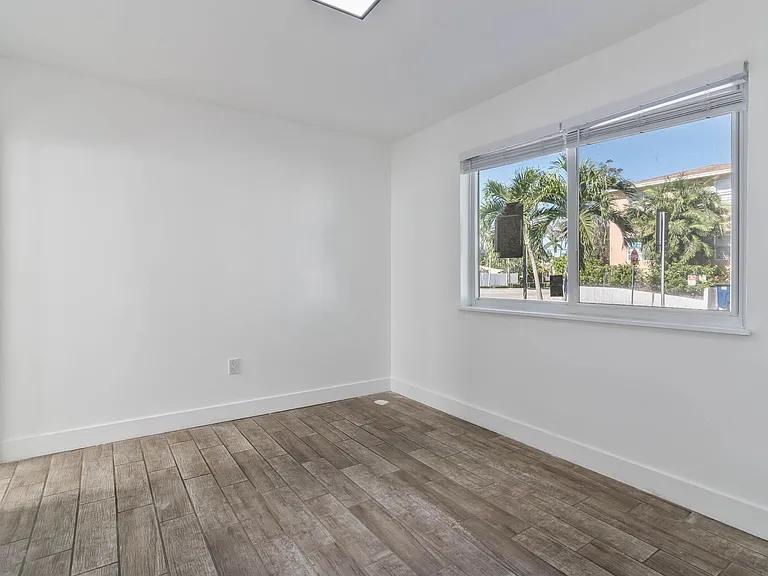 2190 SW 14th Ter — Photo 28