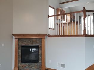 1516 SE Ridgeport Cir, Lees Summit, MO 64081