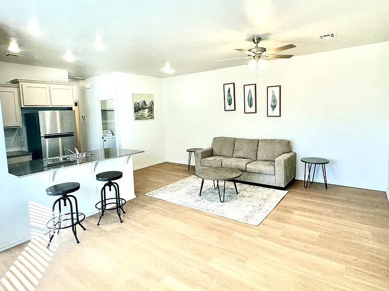 1301 SW New York Ave #2 — Photo 8