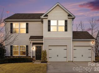 212 Hidden Lakes Rd, Statesville, NC 28677