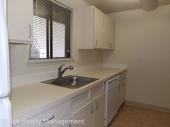 5th image of 2313 S Southeast Blvd APT 1