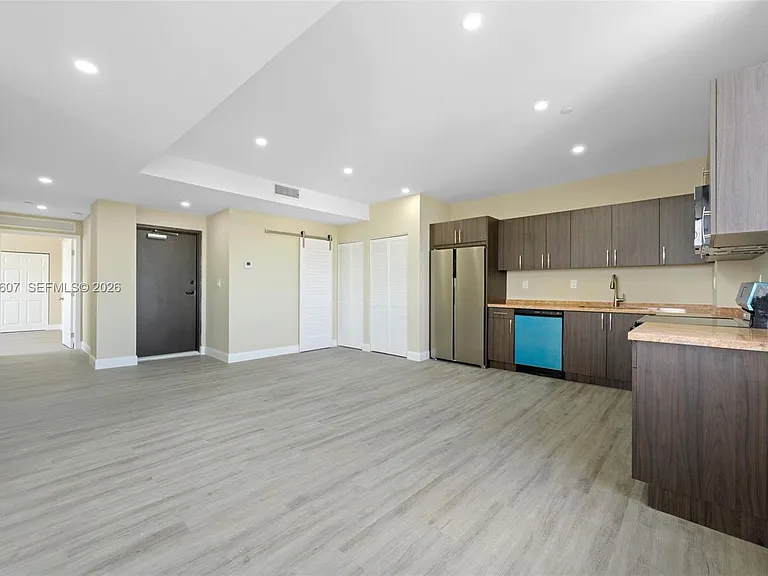 1020 NW 2nd Ave #302 — Photo 1