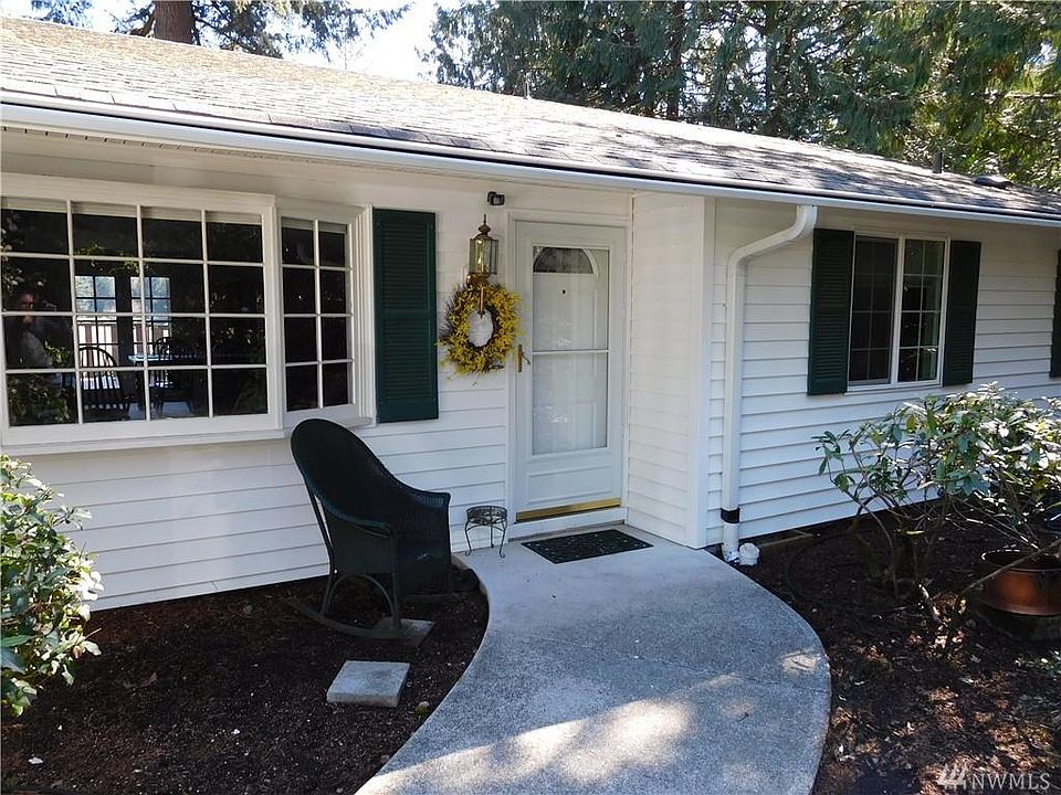1st image of 2160 Lakemoor Dr SW