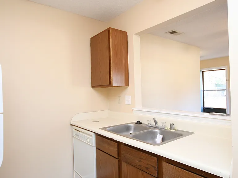 110A Westscott Dr — Photo 9