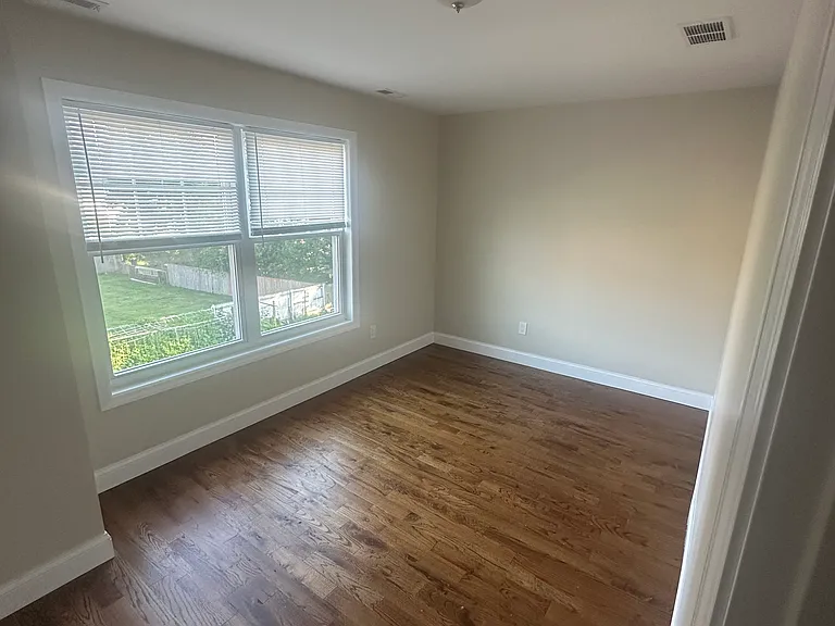 528 Naugatuck Ave — Photo 5
