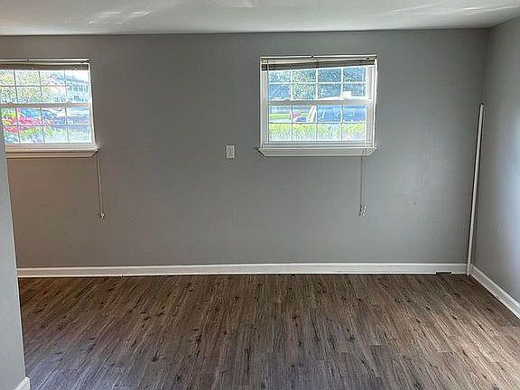 3rd image of 102 Middletown Sq