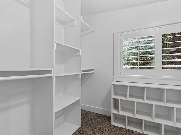 3395 E Larchmont Dr — Photo 27