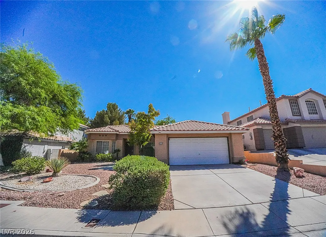 3 bed, 2.0 bath, 1495 sqft, $2,250 — Photo 2