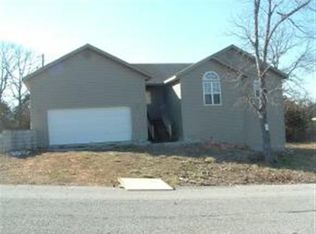 27 Romans Rd, Reeds Spring, MO 65737