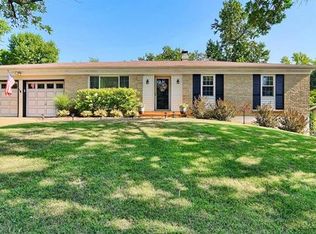 2633 Baltusrol Dr, Saint Louis, MO