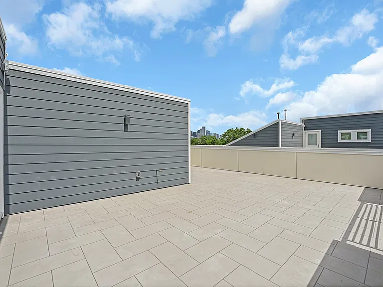 2304 Canfield St — Photo 27