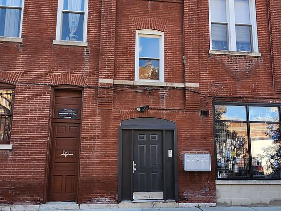 2nd image of 1358 N Western Ave APT 3W