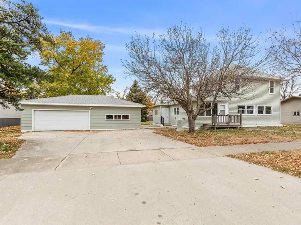 731 N 4th Ave, Canistota, SD 57012