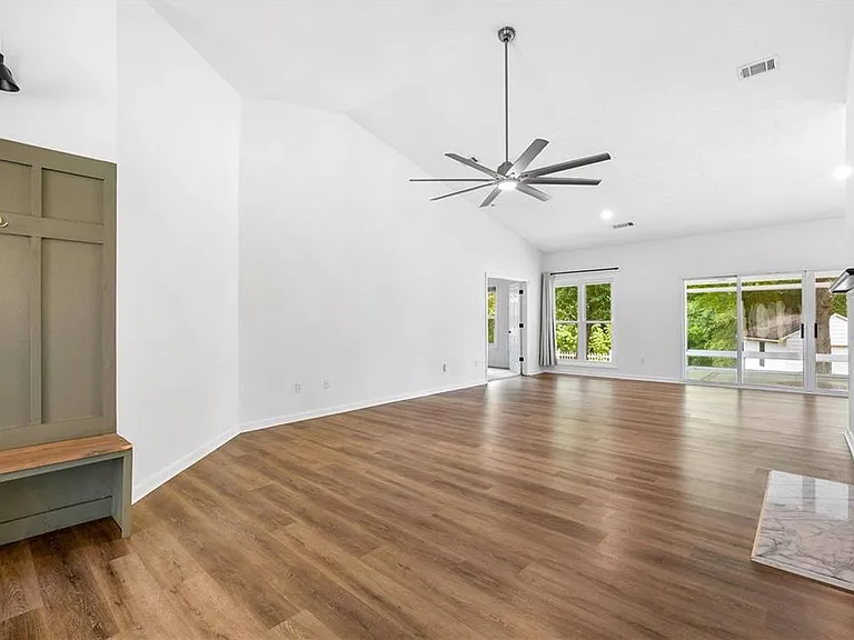 1525 Keystone Dr — Photo 14