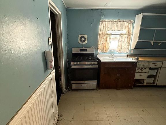 4th image of 5720 Mitchell Rd