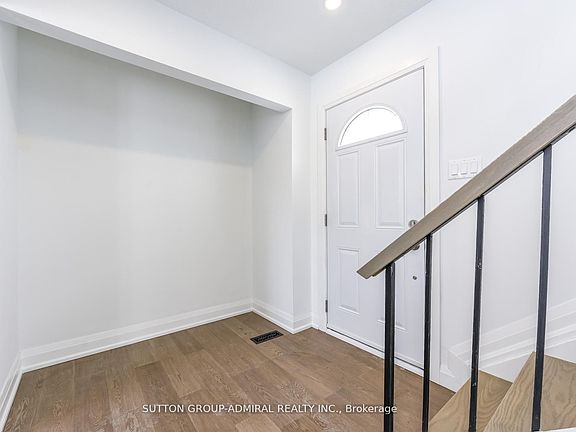 4th image of 4 Hardcastle Ct
