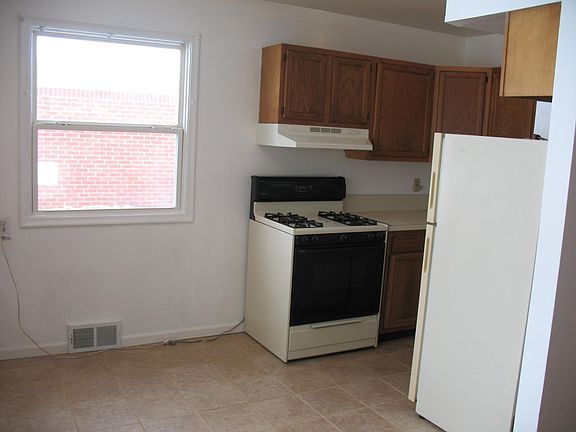 3rd image of 2771 Ackley Ave #231