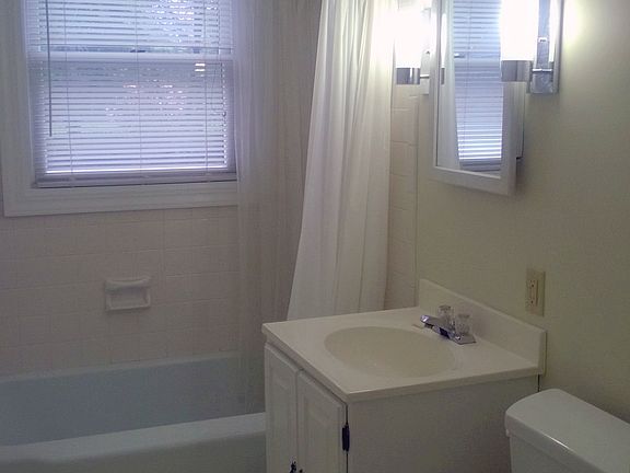 Downstairs full bathroom.