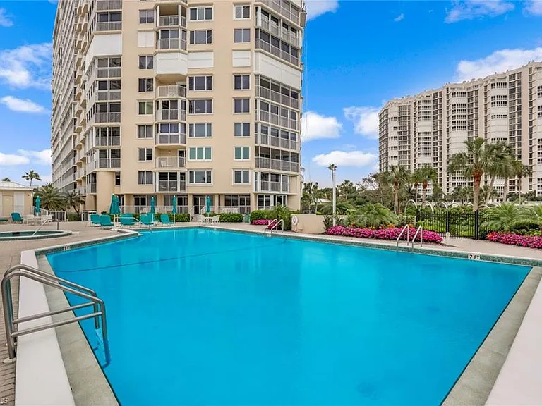4041 Gulf Shore Blvd N #204 — Photo 32