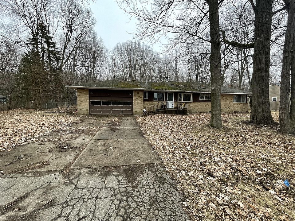 1st image of 840 Kusterer Dr NW