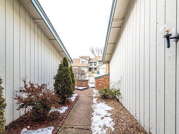 5th image of 2040 Falling Brook Dr