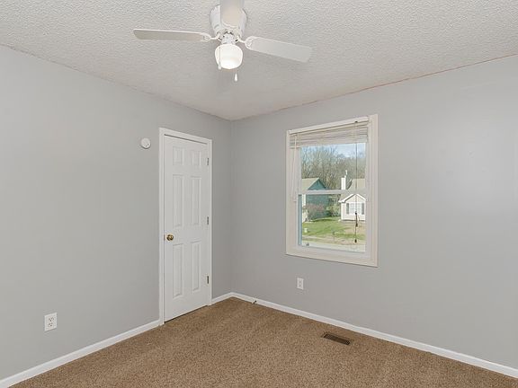 3rd image of 6506 N Elmwood Ct