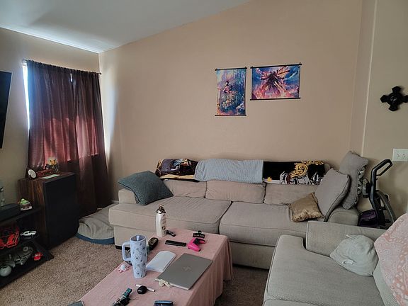 4th image of 511 Summer St