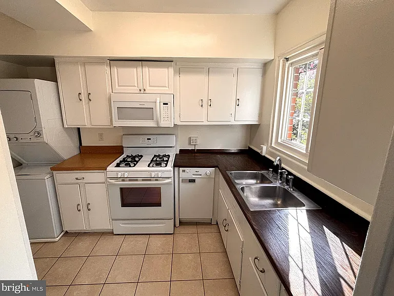 1643 Preston Rd — Photo 4