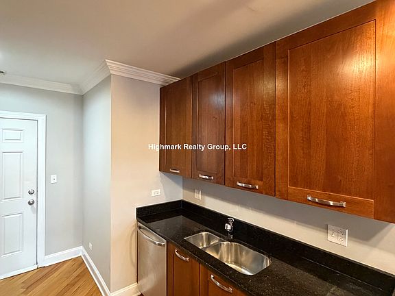 2nd image of 2242 W Morse Ave #2A
