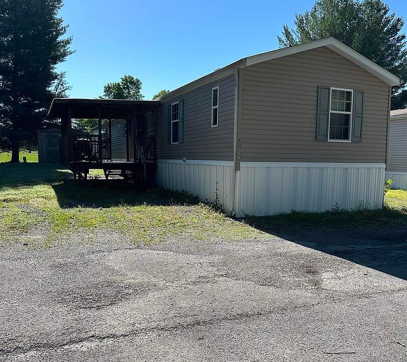1st image of 40 Pine Cone Ln #40