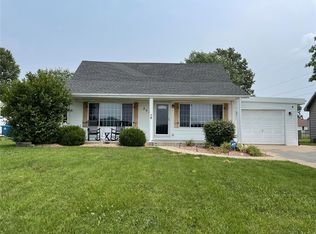 3008 Mockingbird Ln, Granite City, IL 62040