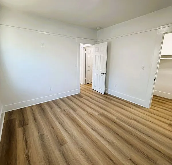 1175 E Broadway — Photo 11