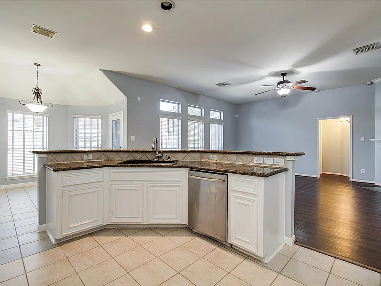 14731 Raven Hollow Ln — Photo 13