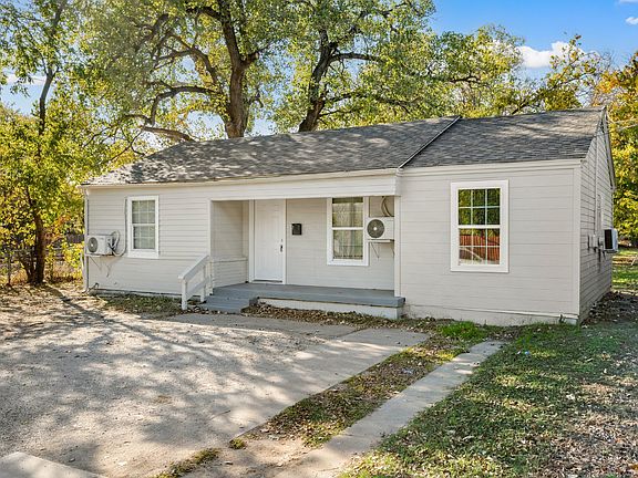 3rd image of 824 S Hughes Ave