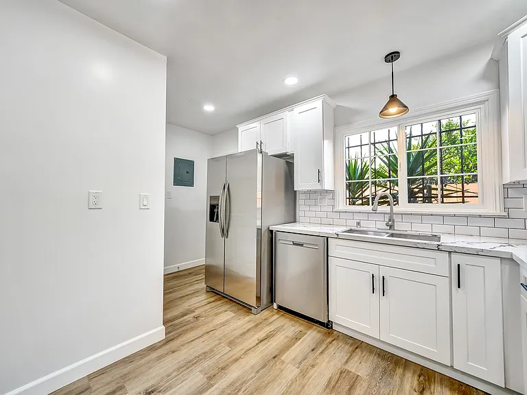 815 N Curson Ave — Photo 18
