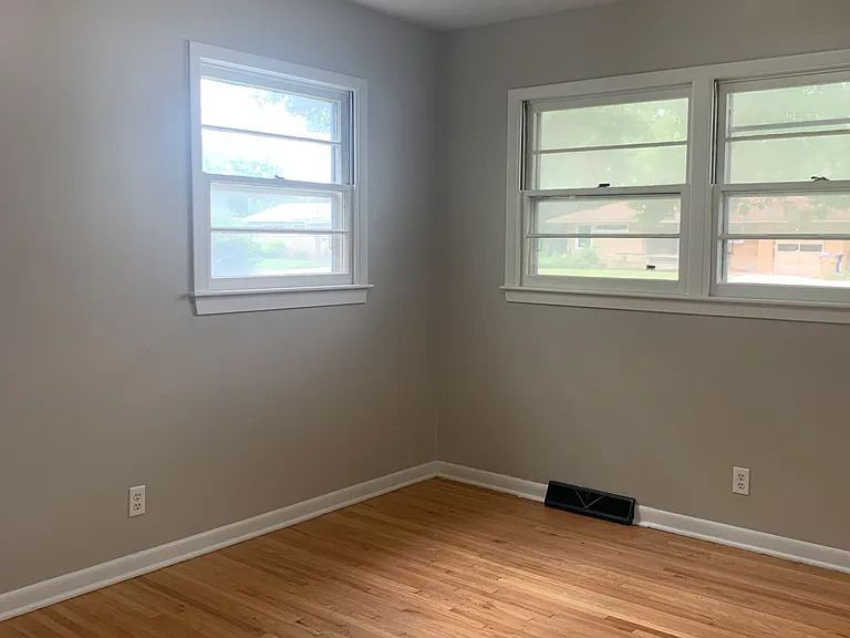 2020 W Columbine Ln — Photo 5