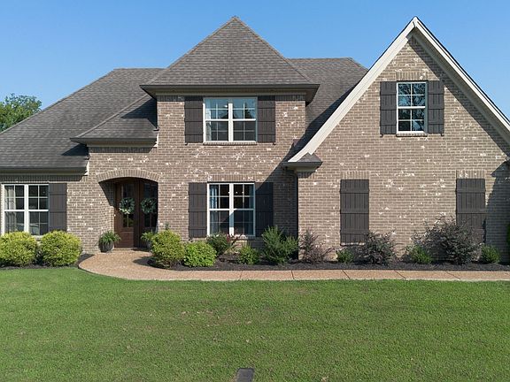 2nd image of 1018 Luxborough Dr