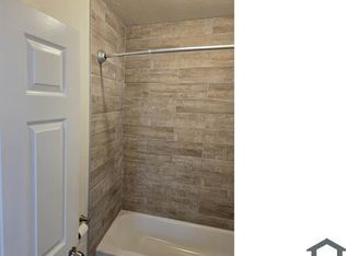 18 E 56th St, Long Beach, CA 90805