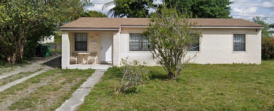 1st image of 571 NW 194th St