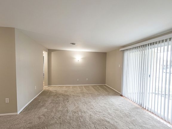 3rd image of 1404 Bradley Dr #B-213